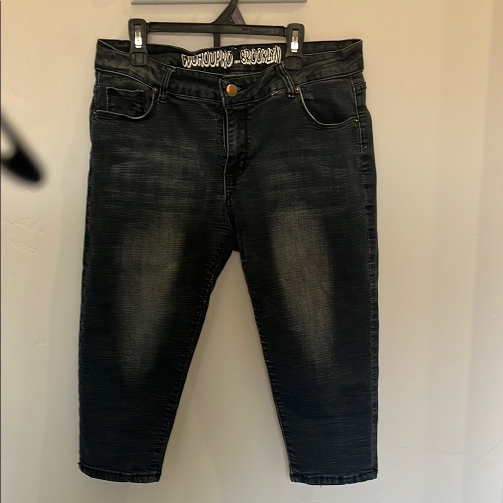 Black Skinny Jeans with Sleek Fit